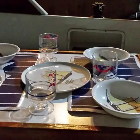 Úszó hotel Ta Xbiex Marina Yacht *