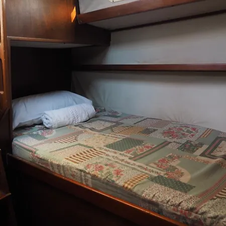 Úszó hotel Ta Xbiex Marina Yacht
